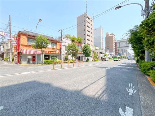 前面道路(北西側)