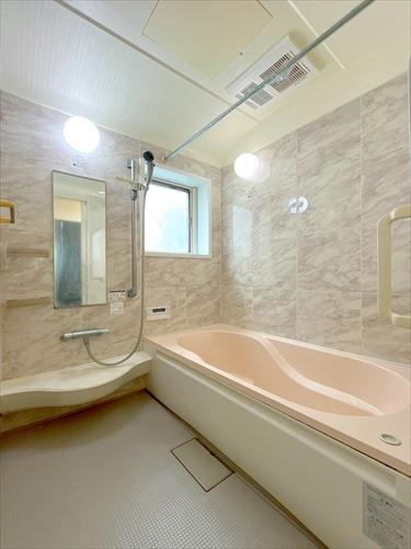 浴室(窓・浴室乾燥機付き)