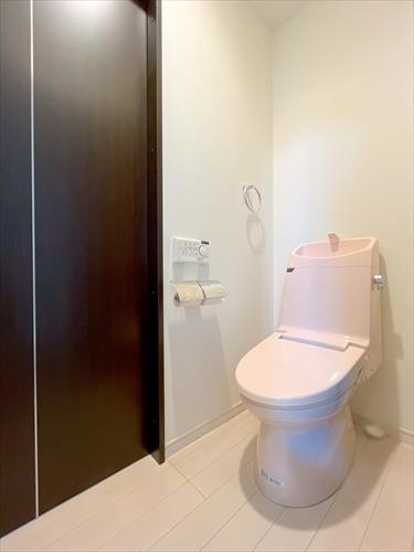 2階　トイレ(温水便座付き)