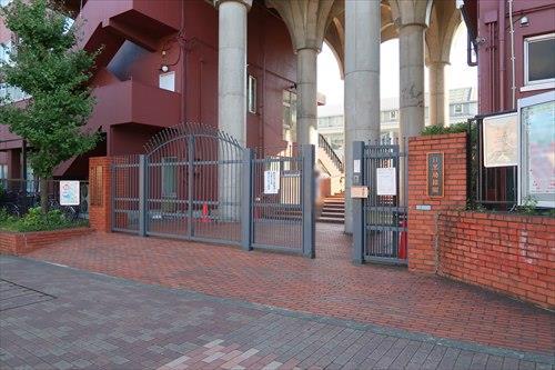 目黒幼稚園まで540m