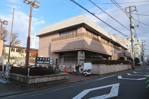 目黒区立守屋図書館まで400m