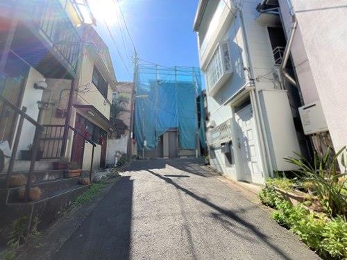 現地前面道路写真（2026年6月撮影）
