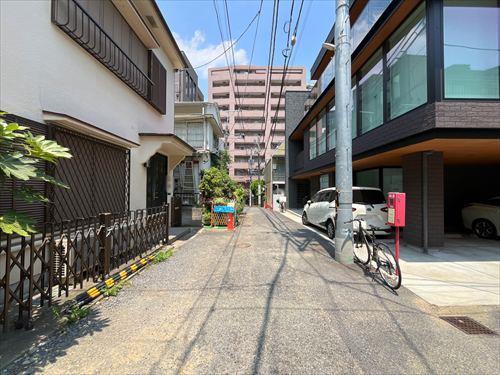 前面道路(2026年7月撮影)