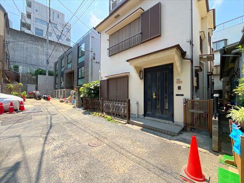 前面道路(2026年7月撮影)