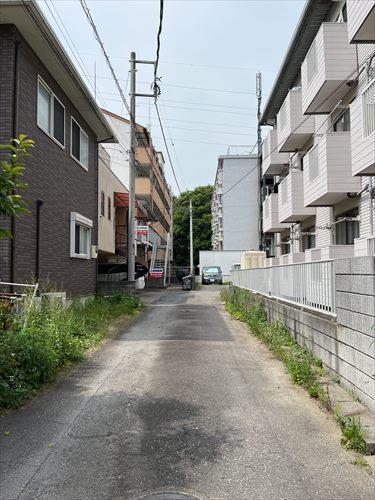 西側道路
