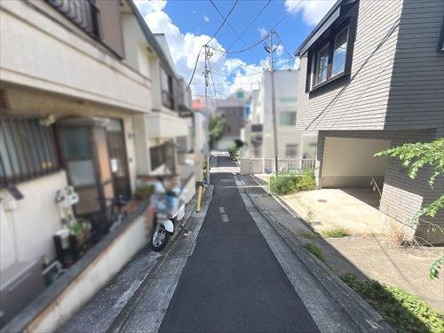 前面道路（2024年8月撮影）