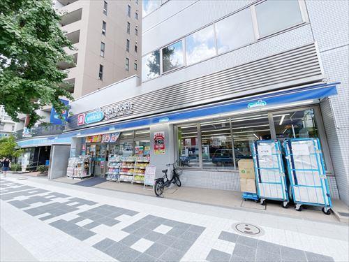 ウエルシア代々木三丁目店(320m)