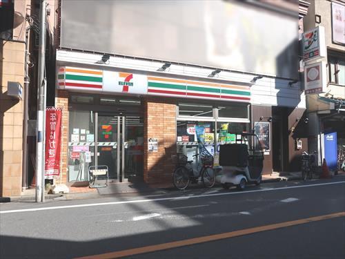 セブンイレブン都立大学駅前店まで340m