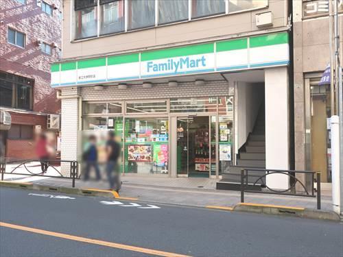 ファミリーマート都立大学駅前店450m