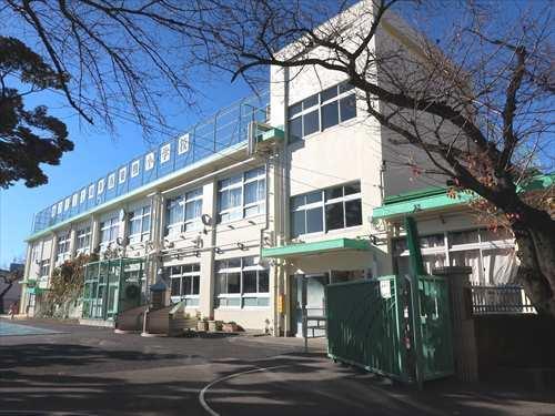 豊島区立西巣鴨小学校まで300m