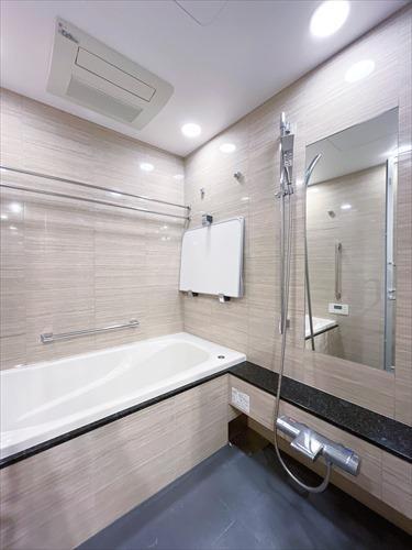 浴室（洋室約15.2帖側）