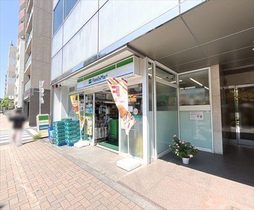 ファミリーマート東麻布一丁目店190m