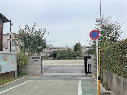 板橋区立紅梅小学校 90ｍ