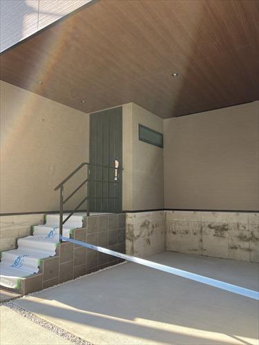 玄関（外から）