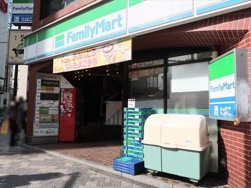 ファミリーマート六本木東店まで220m