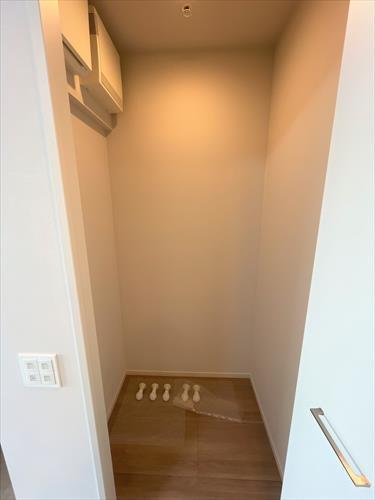 キッチン横収納