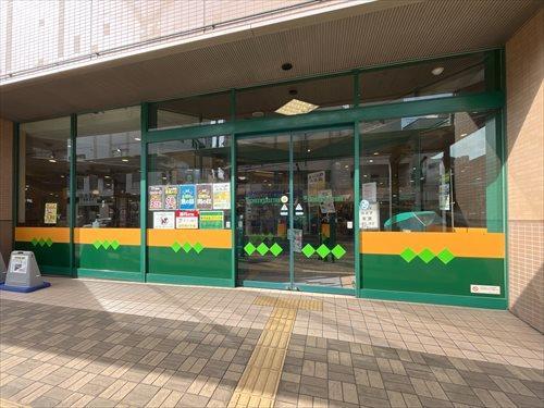 クイーンズ伊勢丹北浦和店 1490m