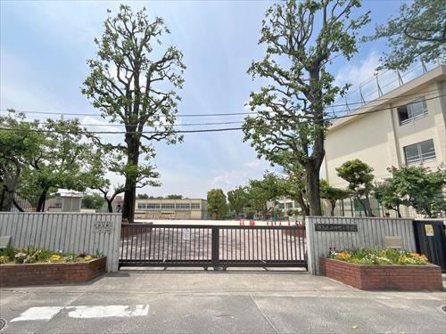 練馬区立仲町小学校-240m