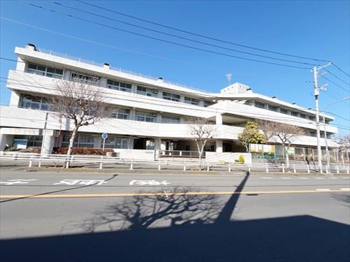 横浜市立釜利谷南小学校(520m)