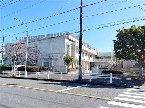 横浜市立釜利谷中学校(210m)