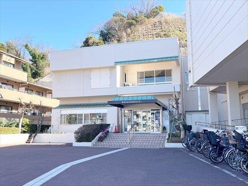 横浜市釜利谷地区センター(1200m)