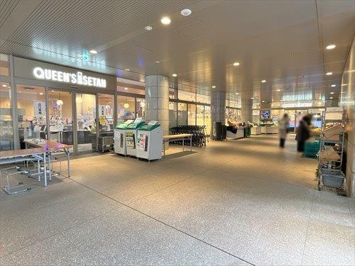 クイーンズ伊勢丹白金高輪店 61ｍ