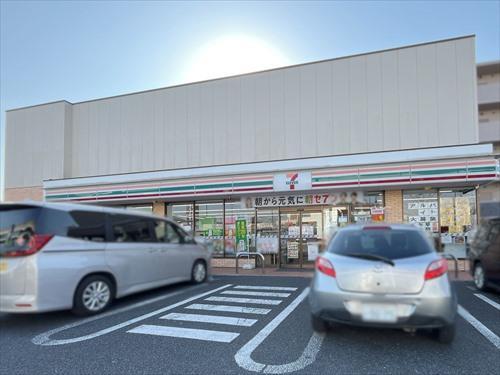 セブンイレブン足立入谷1丁目店300m