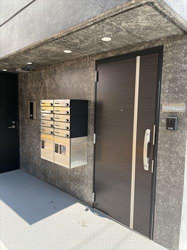 一階事務所部分の玄関