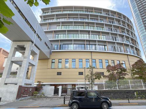 港区立小中一貫校赤坂中学校 950ｍ