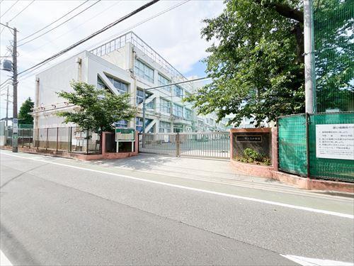 世田谷区立等々力小学校(460m)