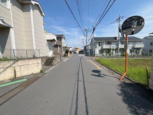 南西側道路(2026.7撮影)