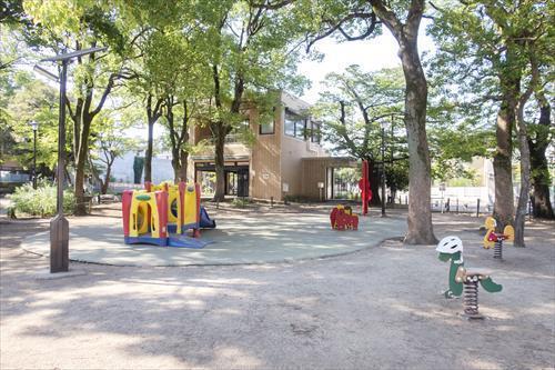 杉並区立天沼弁天池公園(500ｍ)