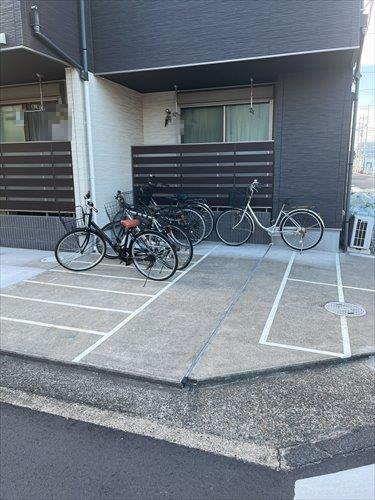 自転車置き場(無料)