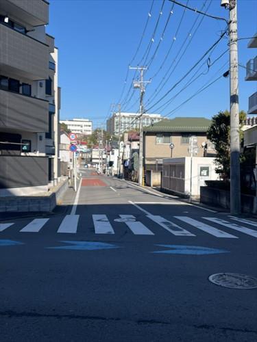 東側前面道路