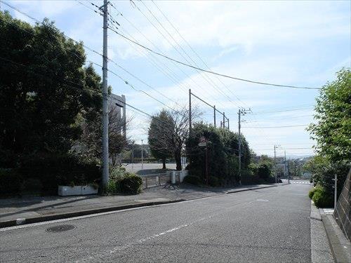 横浜市立能見台南小学校 250m