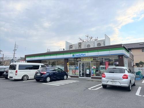 ファミリーマート梅森坂三丁目店640ｍ