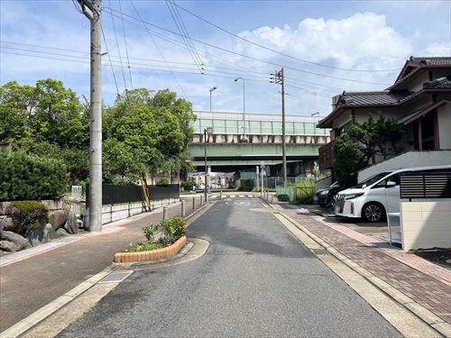 前面道路-1 (2024年8月撮影)