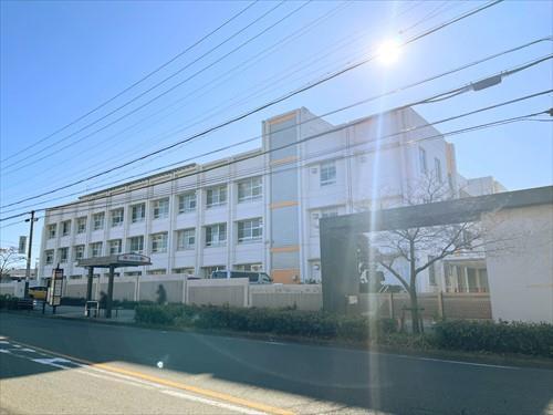 名古屋市立千種台中学校まで910m