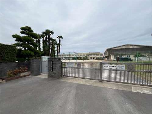 北里小学校（徒歩29分　2290m）