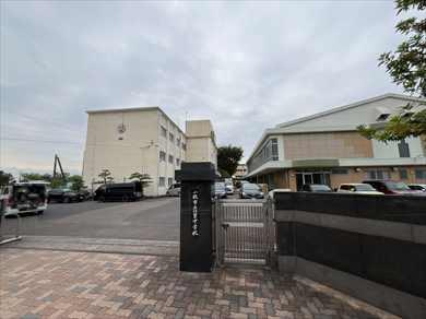 北里中学校（徒歩26分　2070m）