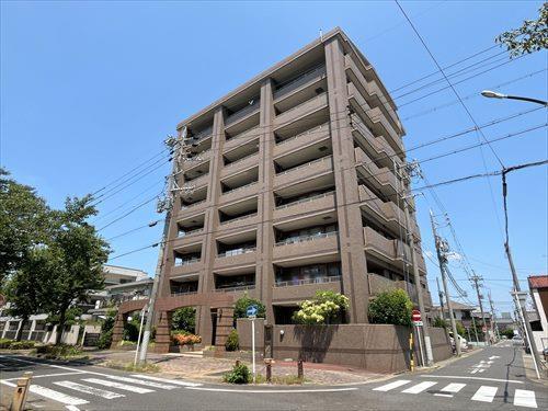 外観 (南東側から/2025年8月撮影)