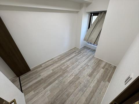 北西側洋室約5帖