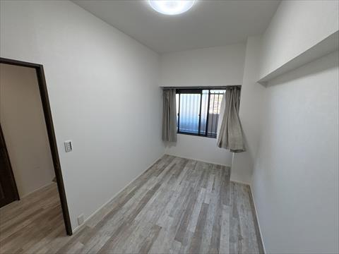 北東側洋室約5帖