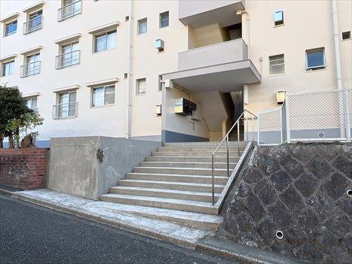 マンション出入口