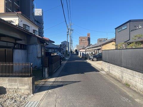 前面道路(2025年11月撮影)