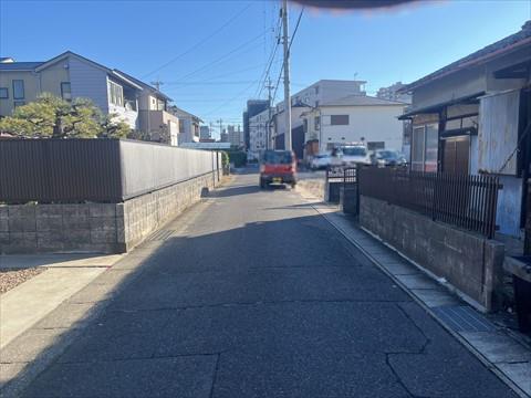 前面道路(2025年11月撮影)