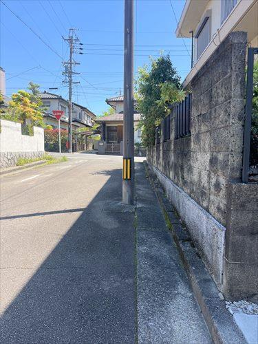 北側前面道路(2026年4月撮影)-3