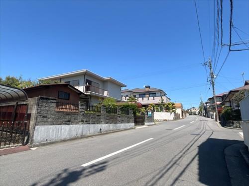 東側前面道路(2026年4月撮影)-1