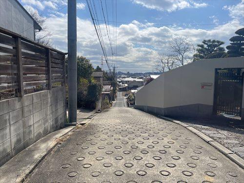 西側前面道路(北側から撮影)-2