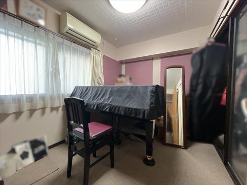 北東側洋室約6帖